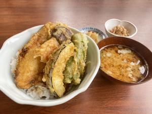 しおじニジマス丼.jpg